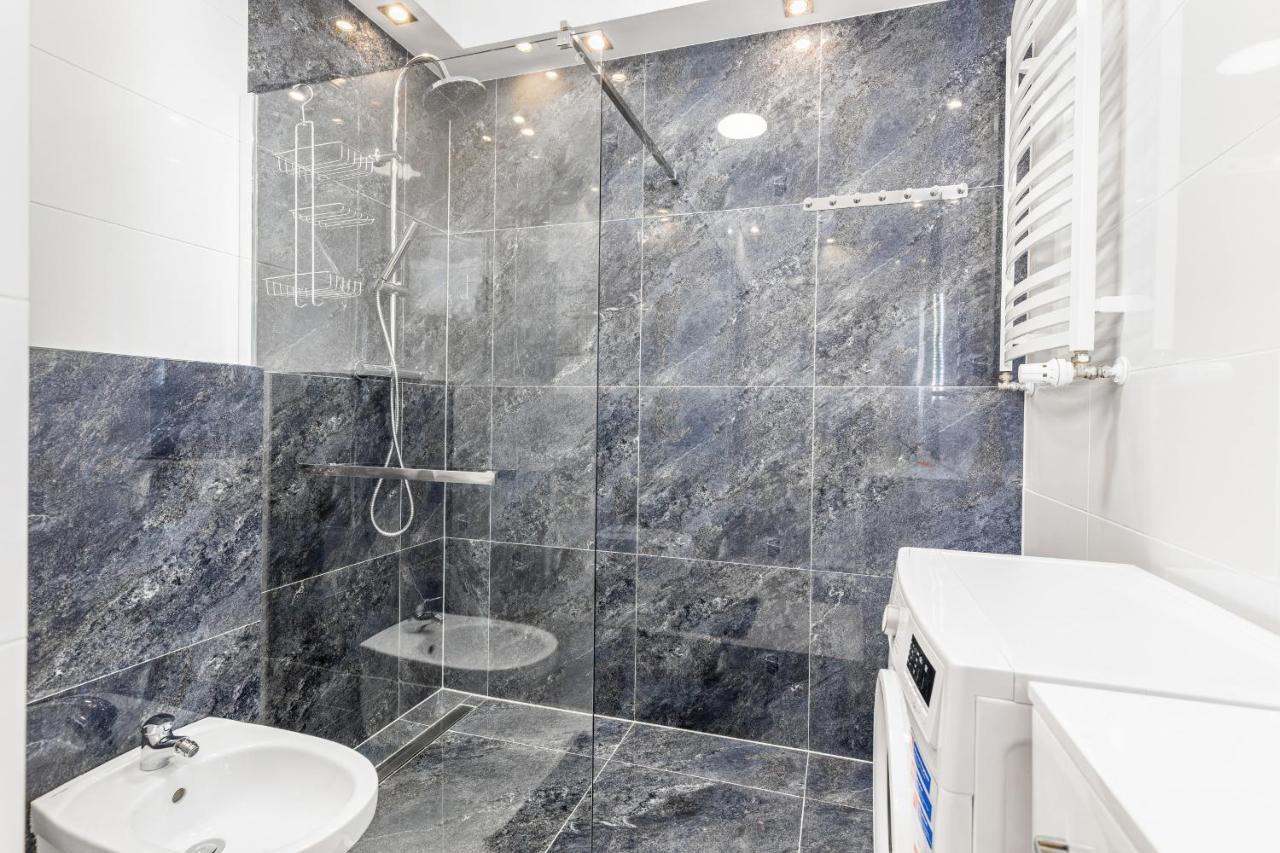 Apartament Deluxe Platany C38 By Renters Kołobrzeg Exterior foto