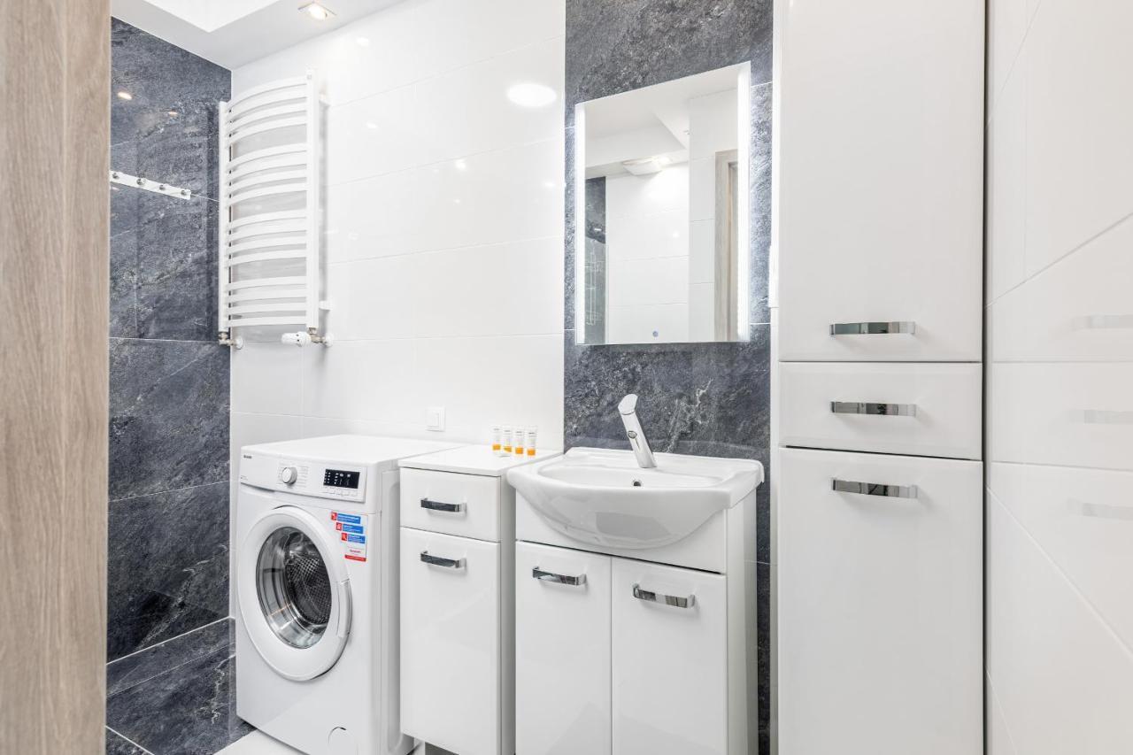 Apartament Deluxe Platany C38 By Renters Kołobrzeg Exterior foto
